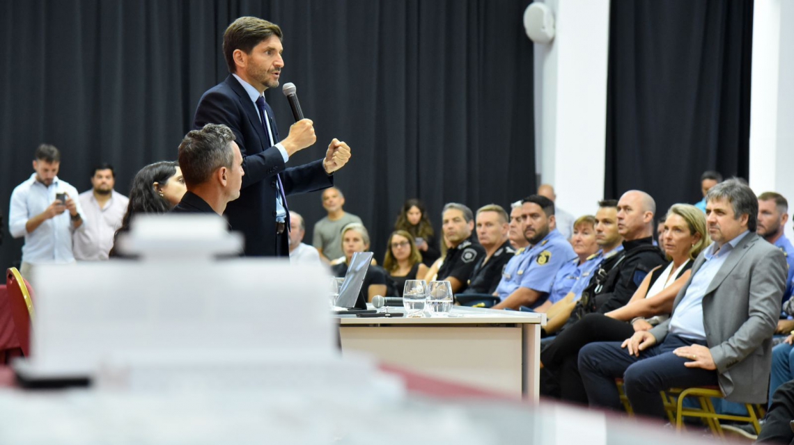 Pullaro: “Mientras yo sea gobernador nunca más los delincuentes se van a sentir los dueños de la calle”