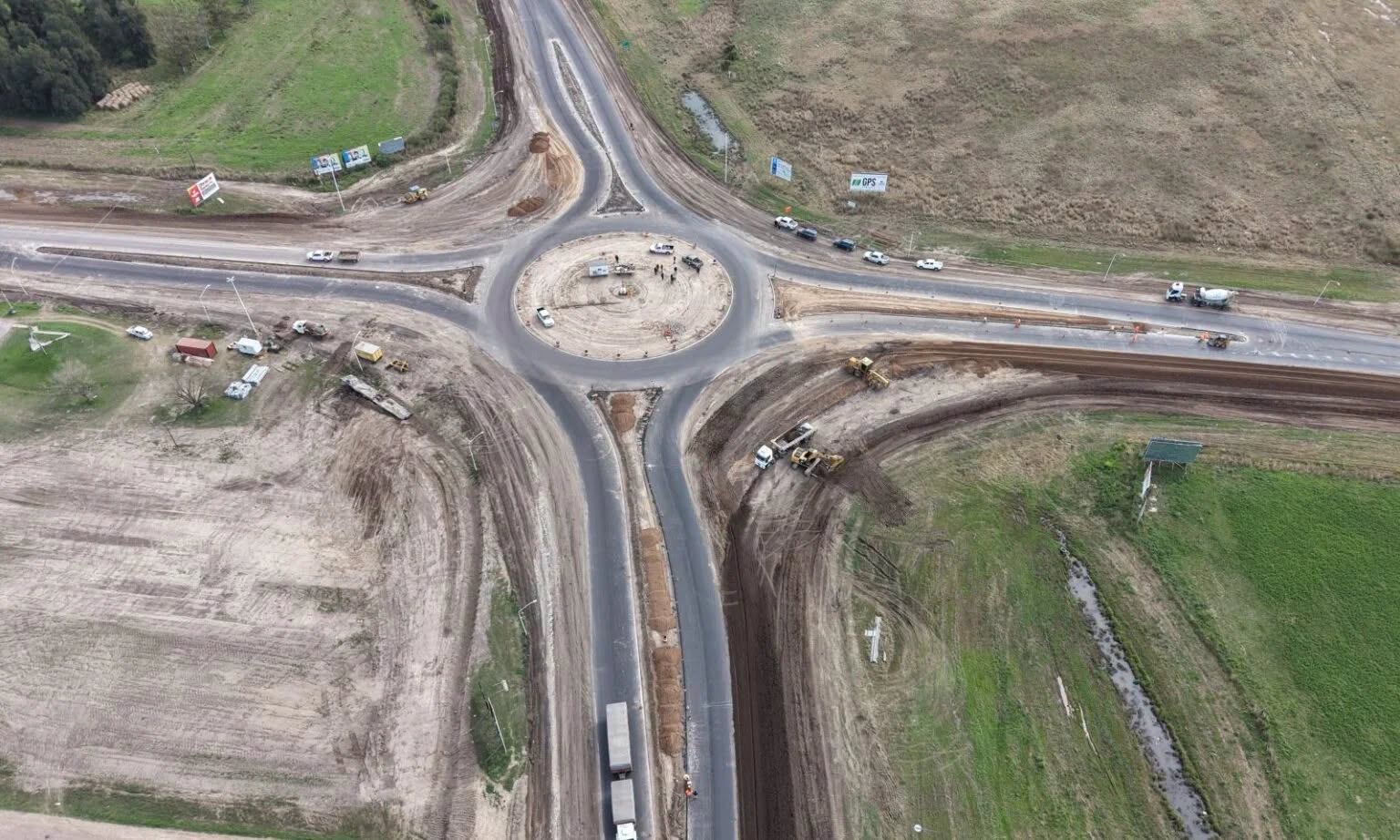 MICHLIG RECORRIÓ CON AUTORIDADES DE LA DPV OBRAS VIALES QUE SE EJECUTAN EN EL DEPARTAMENTO SAN CRISTOBAL.